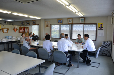 事務所にて