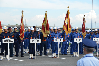 奈良市代表として並ぶ辰市分団