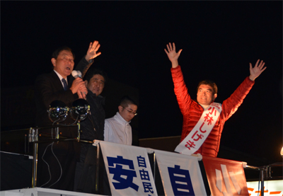 12月5日JR奈良駅前に安倍総理来県