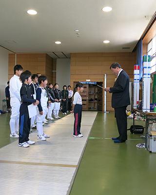 小学生の参加者も表彰