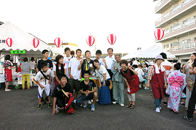 夏まつりに参加された皆さんと