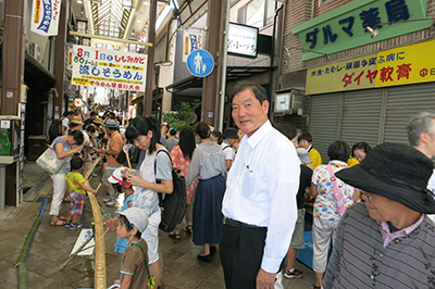 そうめん流しの様子（１）