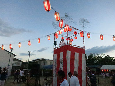 盆踊り会場にて挨拶