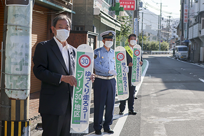 通行車両にピーアール