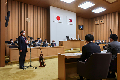 議場コンサート前にご挨拶