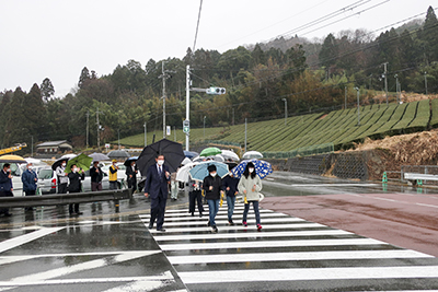 横断歩道渡り初め