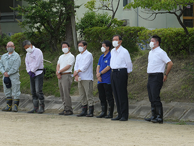 仲川市長とともに